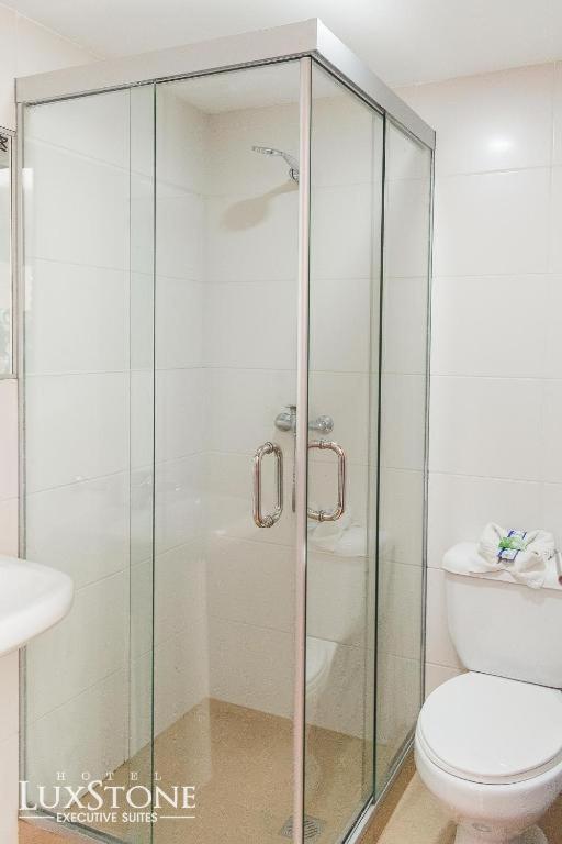 לה פאז Luxstone Executive & Suites מראה חיצוני תמונה