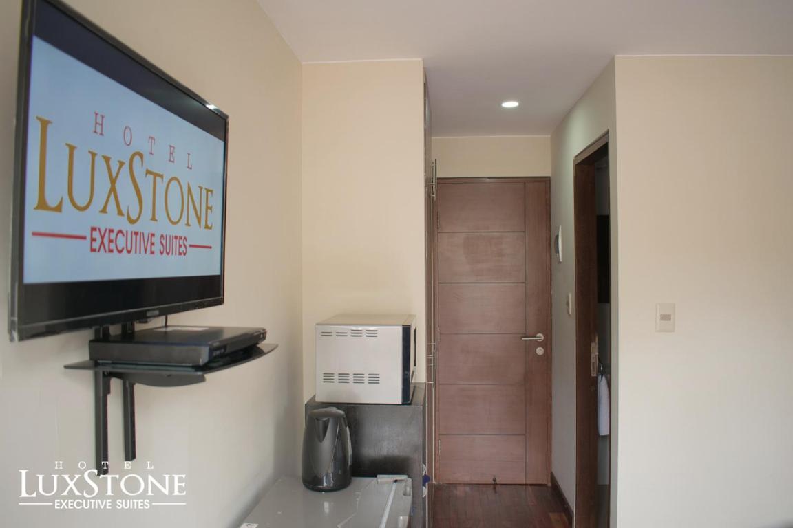 לה פאז Luxstone Executive & Suites מראה חיצוני תמונה