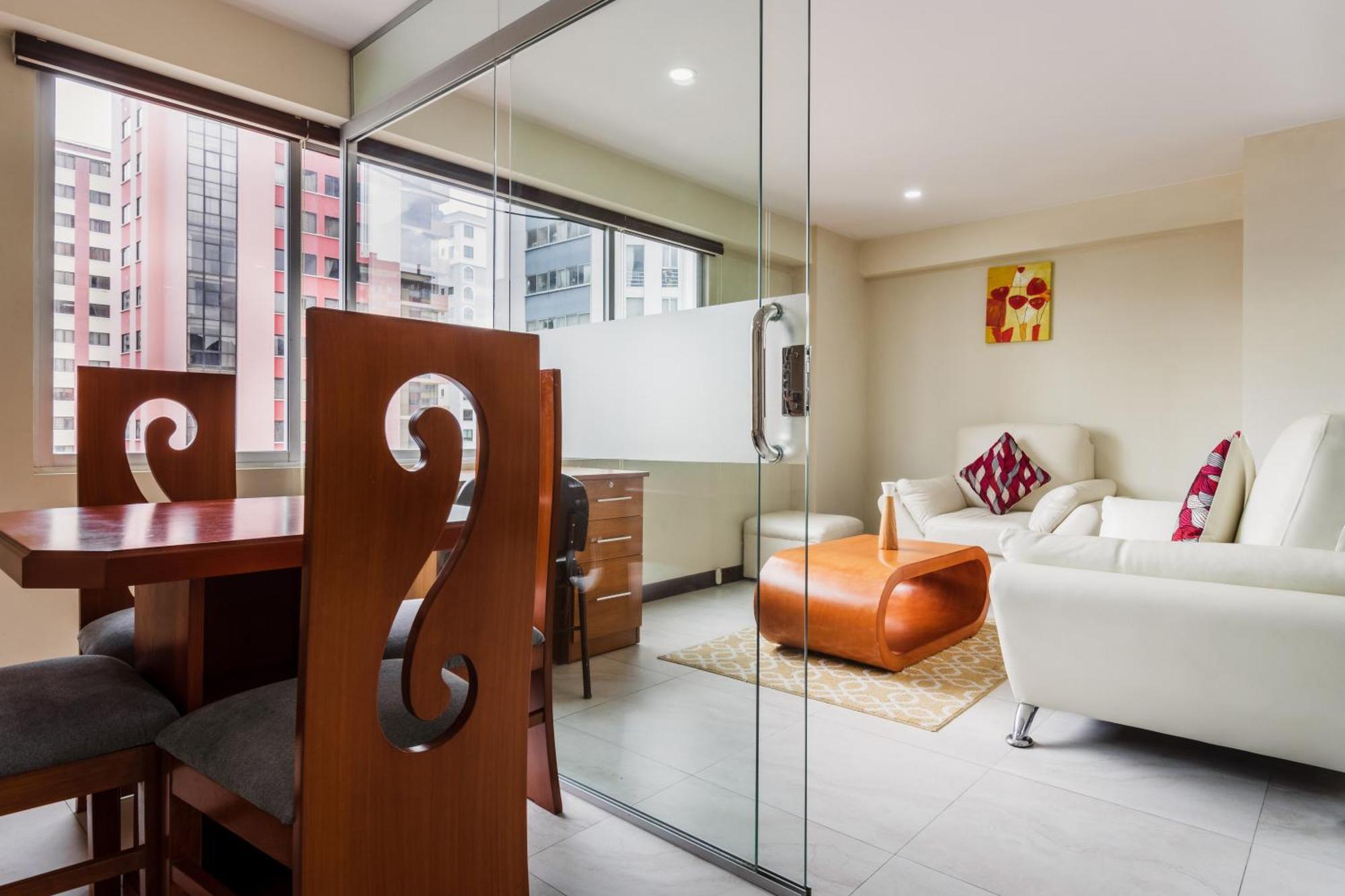 לה פאז Luxstone Executive & Suites מראה חיצוני תמונה